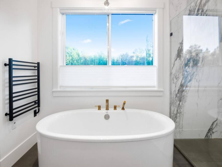 The Fernridge Estate: 5Bd Family Retreat! Villa Langley Kültér fotó